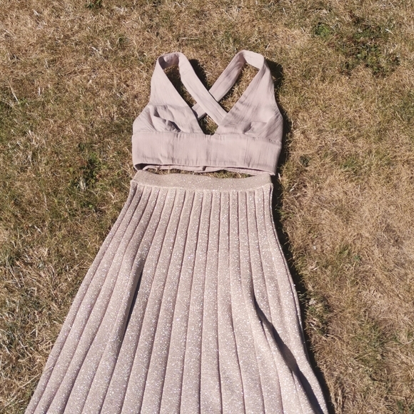 Wilfred Tan Crop Top - Picture 2 of 13